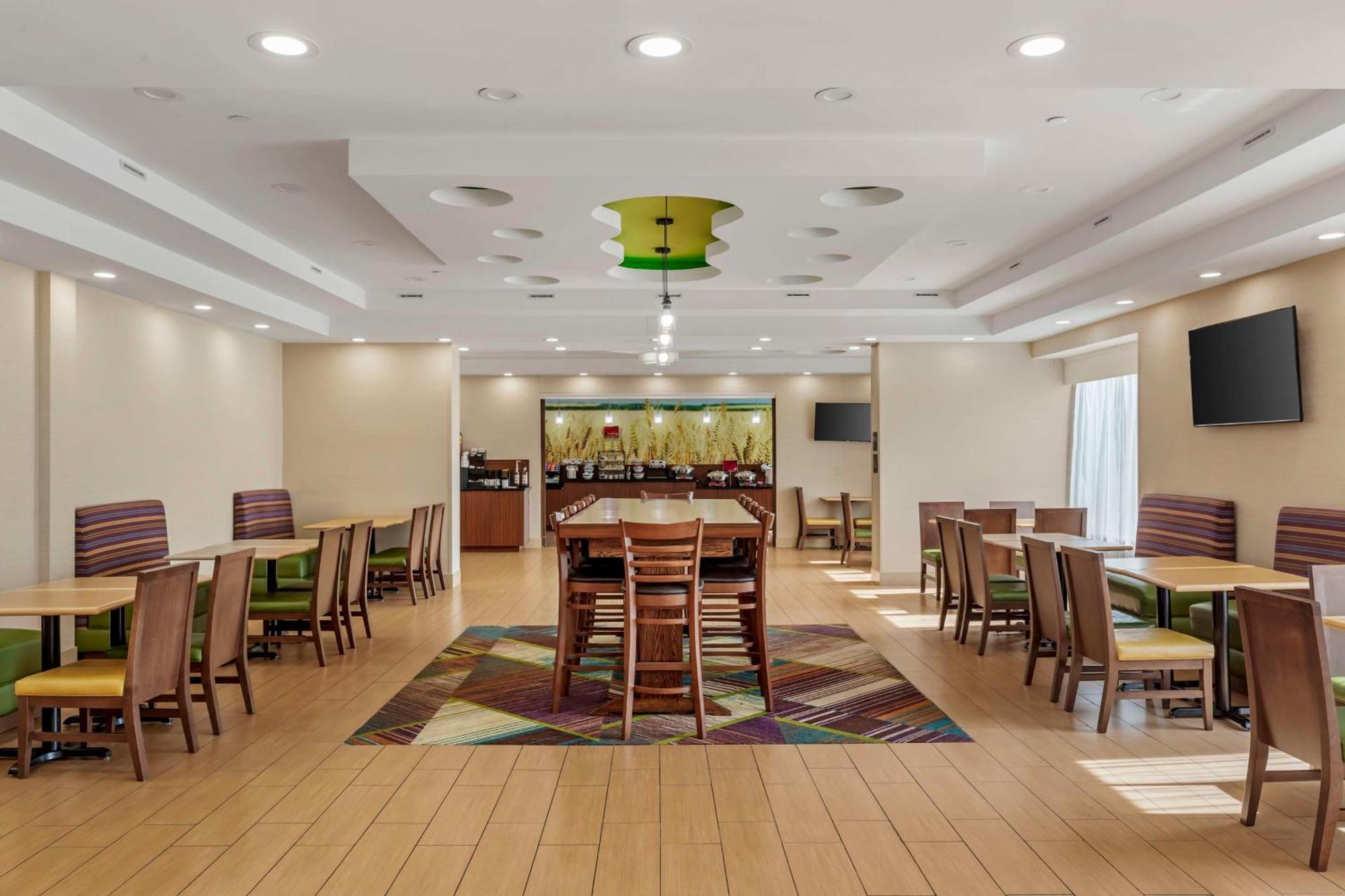 Best Western Plus North Shore Hotel Danvers Exterior photo
