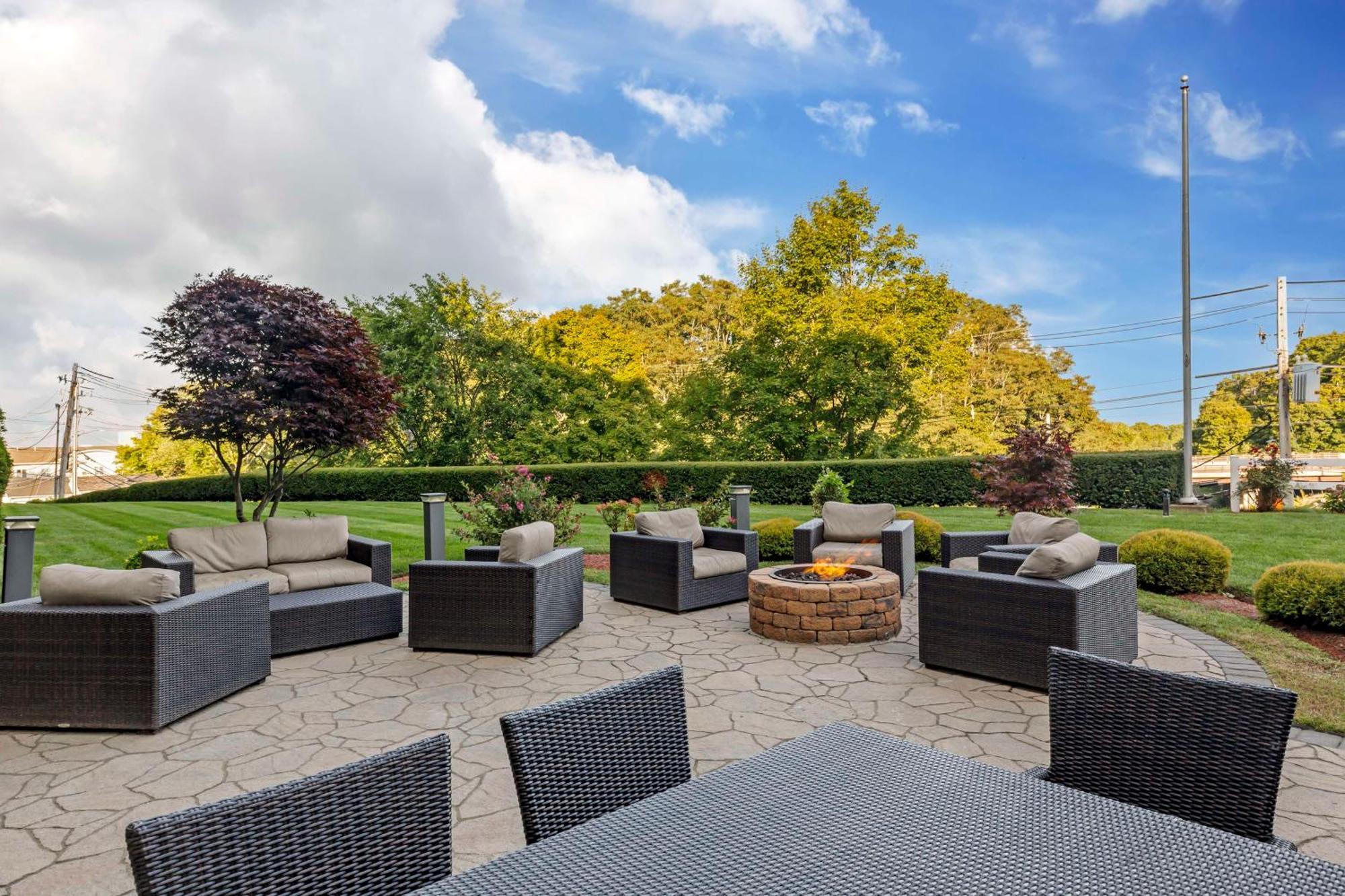 Best Western Plus North Shore Hotel Danvers Exterior photo